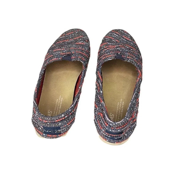 Toms Size 8.5 Womens Slip On Flats Textures Blue Red White Fabric Rubber Sole - Picture 3 of 8